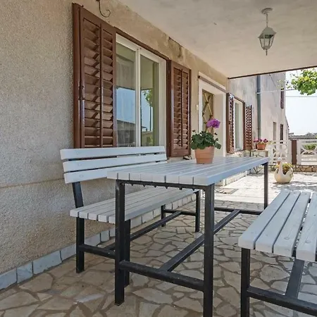 Holiday home E&l